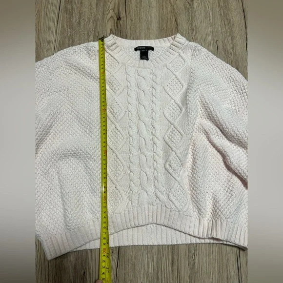 Sweater - Picture 4 of 4